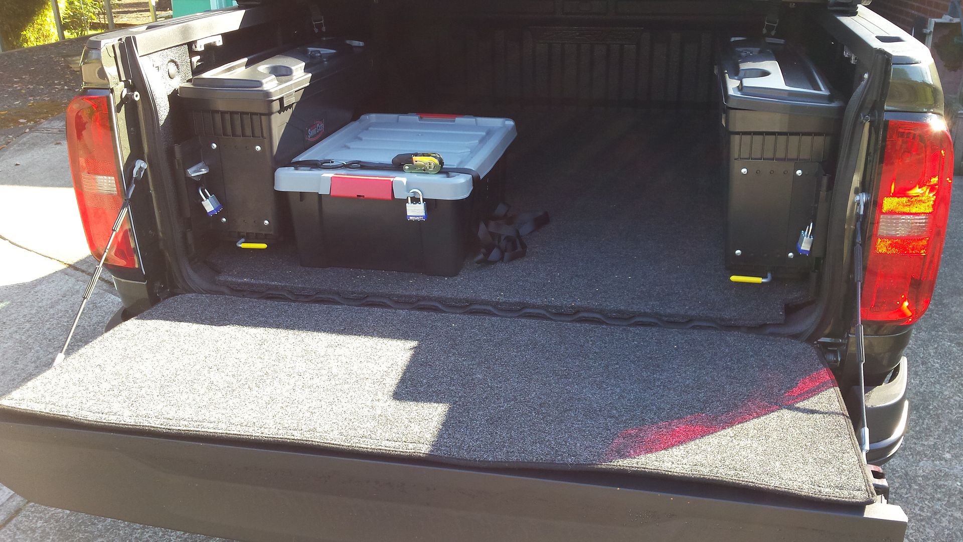 "How to" remove tailgate cap? Chevy Colorado & GMC Canyon